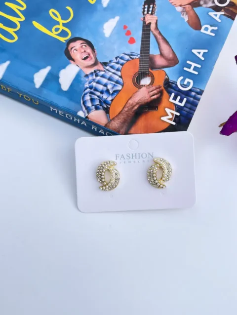 Pearl Classy stud Unique Korean earrings