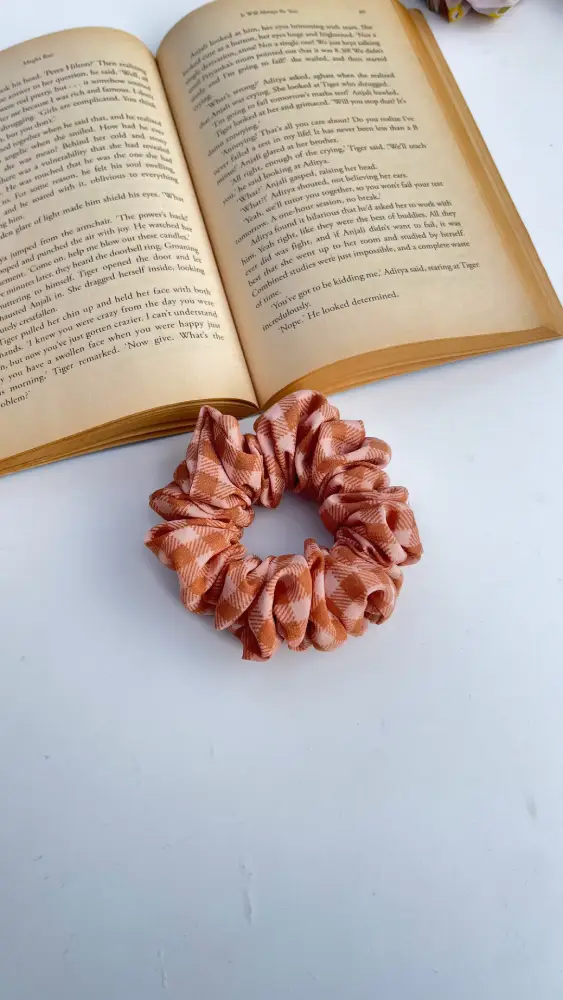 Brown Checks - Old School XL / Medium Scrunchies