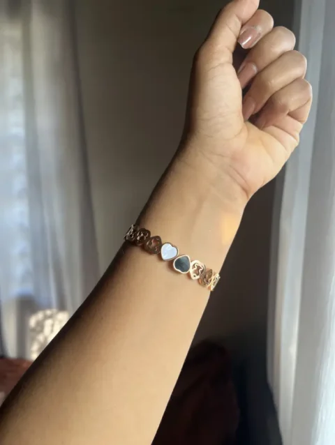 "Shine Bright, Stay Perfect ✨ Our anti-tarnished, unique golden bracelet is designed for those who want timeless elegance without the worry. Make every moment sparkle!" "Shop now and add a touch of forever elegance to your collection! ✨"