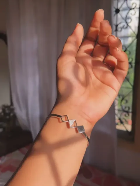 "Shine Bright, Stay Perfect ✨ Our anti-tarnished, unique golden bracelet is designed for those who want timeless elegance without the worry. Make every moment sparkle!" "Shop now and add a touch of forever elegance to your collection! ✨"