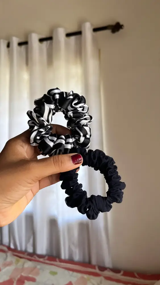 Black XS XL scrunchies combo