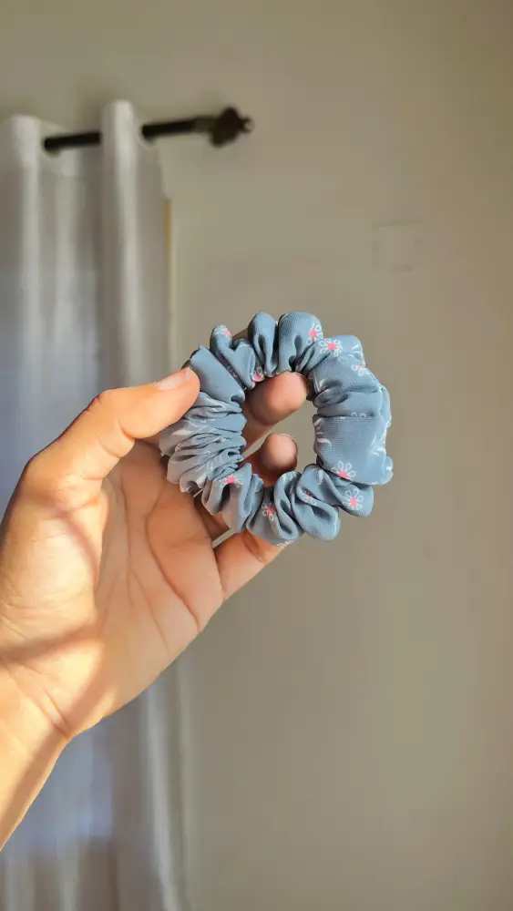 Grey small skinny XS scrunchies